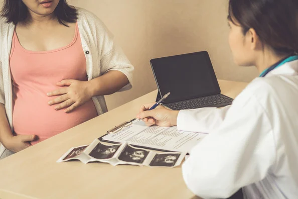 Reproduction at Advanced Maternal Age and Maternal Health